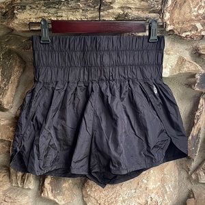 BLOGGER FAVE Free People Movement The Way Home Shorts Women's S Black
